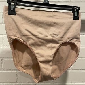 Warner’s Shaping Brief Nude Size Large
